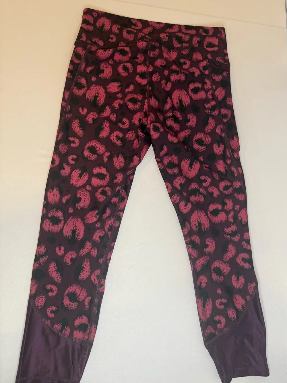 Under Armour HeatGear Leopard Print Compression Capri Leggings Large